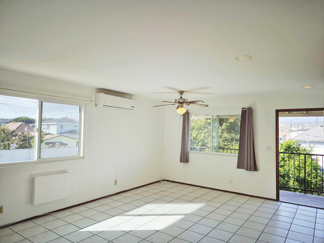 Living room - 2023 Sichel St