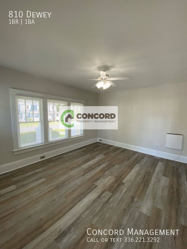 Building Photo - 810 Dewey-