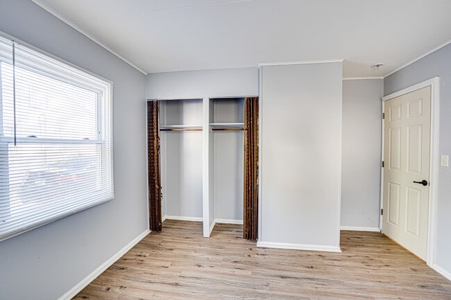 Building Photo - 1823 Overdene Ave