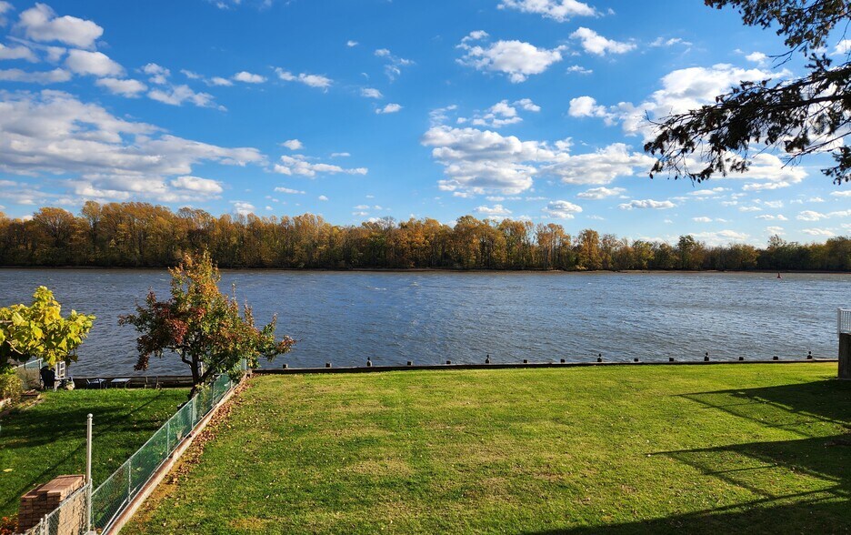 VIEW - 500 Radcliffe St