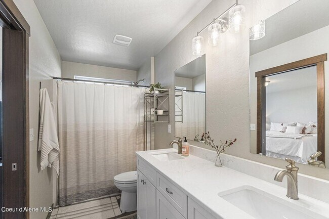 Building Photo - 3813 N Pradera Ct