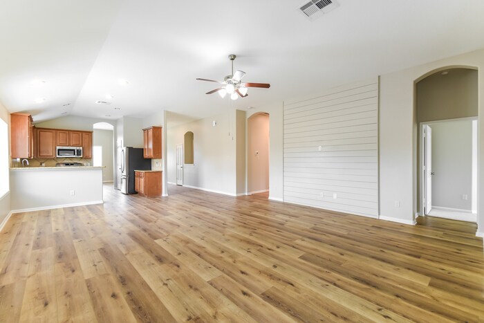 Building Photo - 5047 Gulf Stream Ln