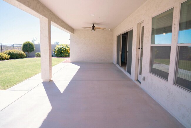 Building Photo - 30401 N 115th Dr