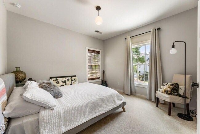 Building Photo - 7280 Samples Field Rd