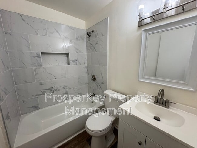 Building Photo - 4920 Gardiner Dr