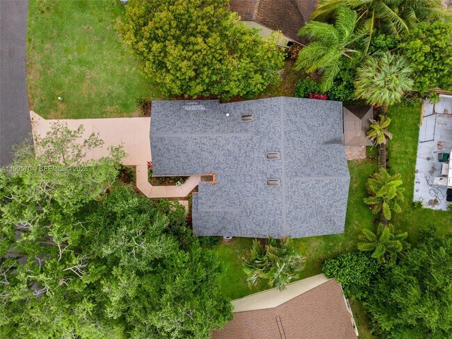 Building Photo - 4220 Grove Park Ln