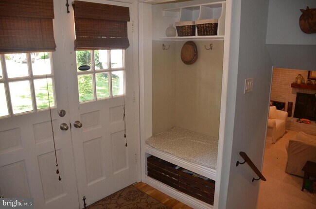 Building Photo - 8705 Yardley Dr