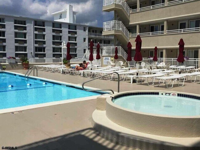 Building Photo - 5300 Boardwalk