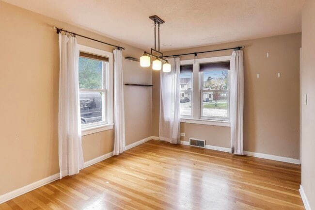 Building Photo - 2537 S Scott St