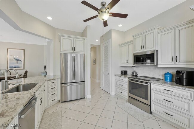 Building Photo - 5012 Maxwell Cir