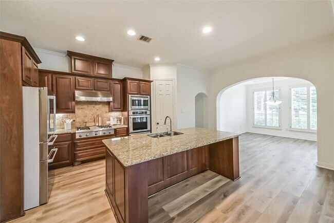 Building Photo - 1202 Maroon Ln