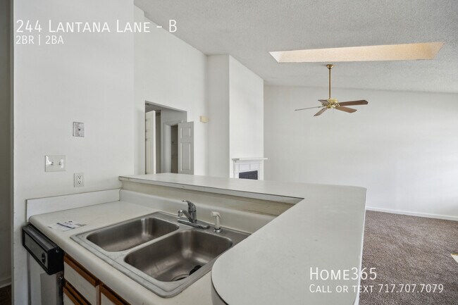 Building Photo - 244 Lantana Ln