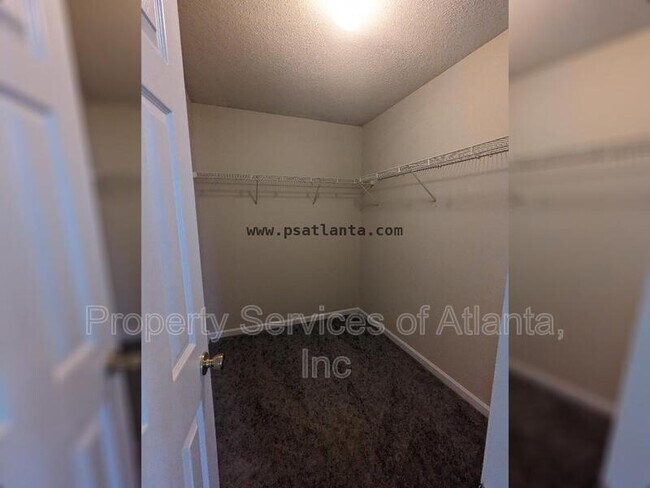 Building Photo - 600 Gonzaga Cir