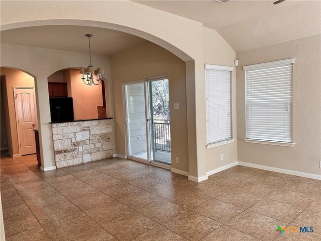 Building Photo - 2020 Meadow View Dr