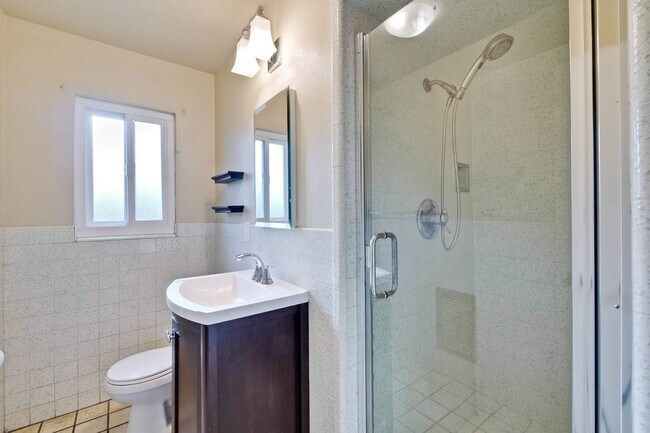 Building Photo - Wow! What a Great Home! Available Soon!