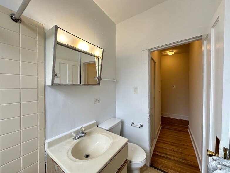 Building Photo - 1532 N Kedzie Ave