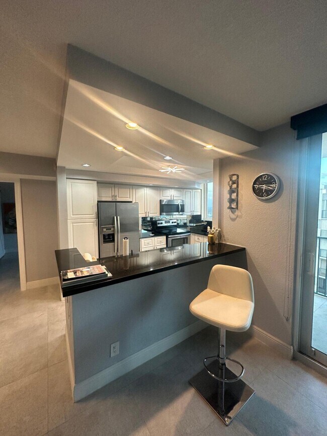 Building Photo - 1238 Hillsboro Mile