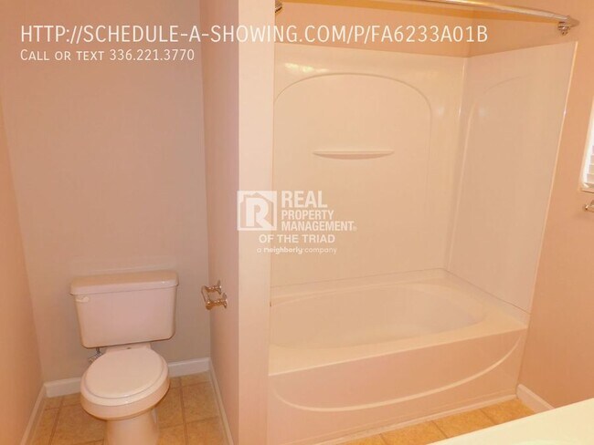 Building Photo - 3 Bedroom/2.5 Bath Greensboro Home with Fe...