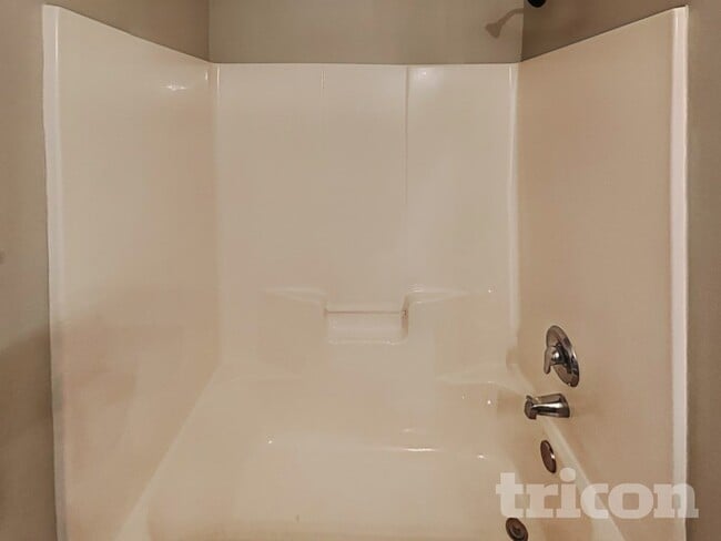 Building Photo - 401 Tortoise Ln