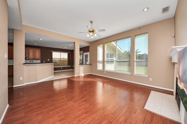 Building Photo - 1631 Mustang Crossing