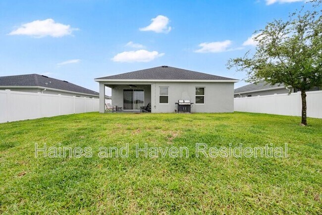 Building Photo - 712 Daphne Dr