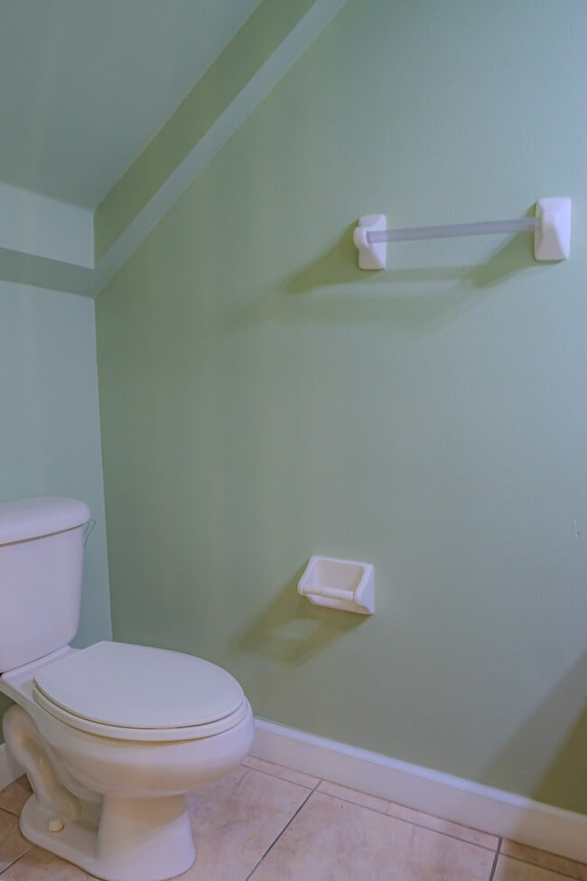 Building Photo - 304 Coral Beach Cir