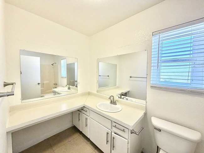Building Photo - 32425 Rancho Vista Dr