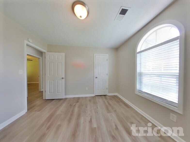 Building Photo - 1173 Woodwind Dr