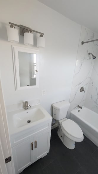Primary Photo - 1057 W 102nd St
