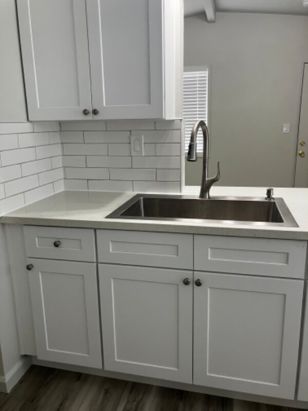 Building Photo - 730 S Eastern Ave