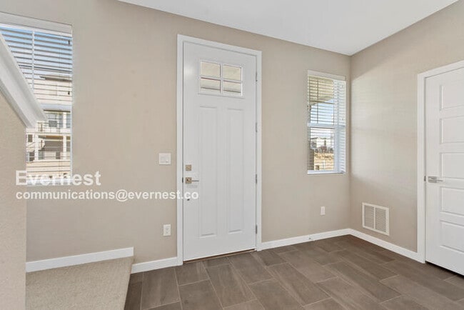 Building Photo - 8970 Southurst St
