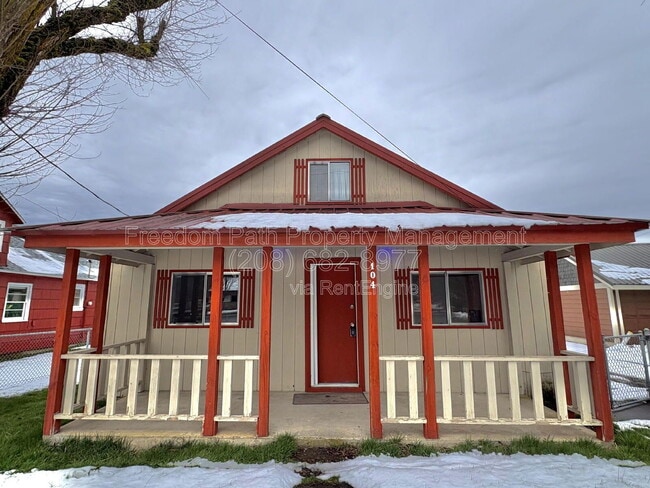 Building Photo - 104 Main St