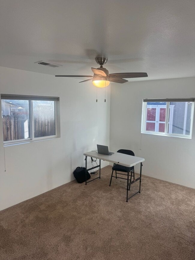 Building Photo - Cozy 2-Bedroom Home in Mountainaire | Backyard + Washer & Dryer