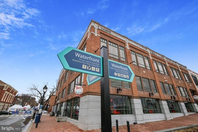 Building Photo - 118 N Peyton St