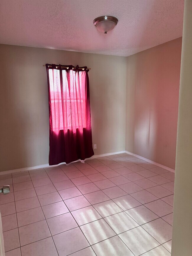 Building Photo - 113 Carter Dr