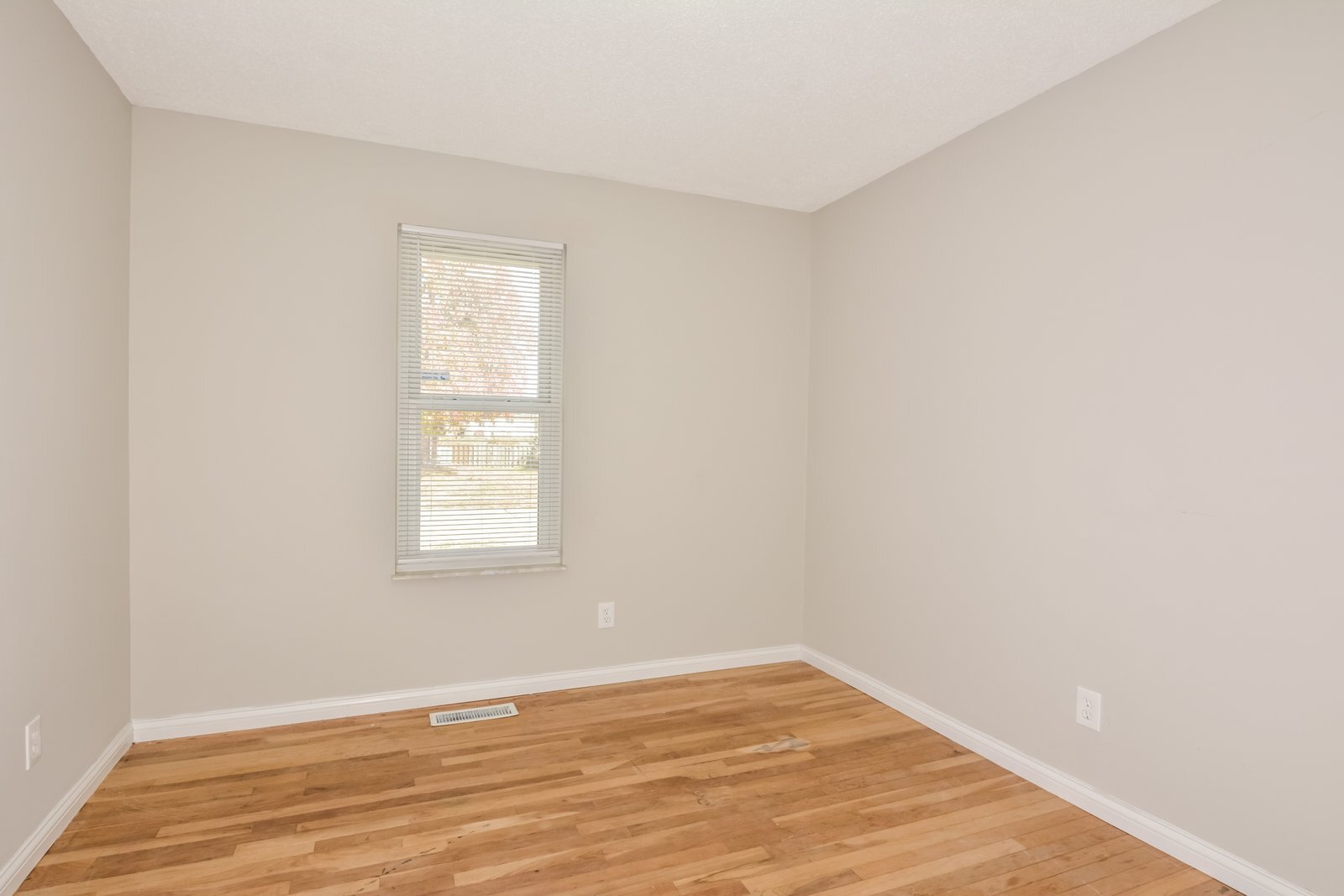 Building Photo - 1760 Flordawn Dr