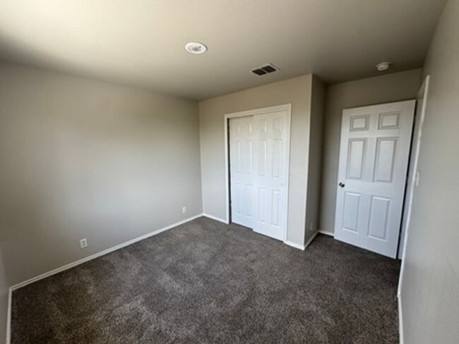 Building Photo - Prime Location Near Randolph AFB | 4 Bedroom Corner Lot Home