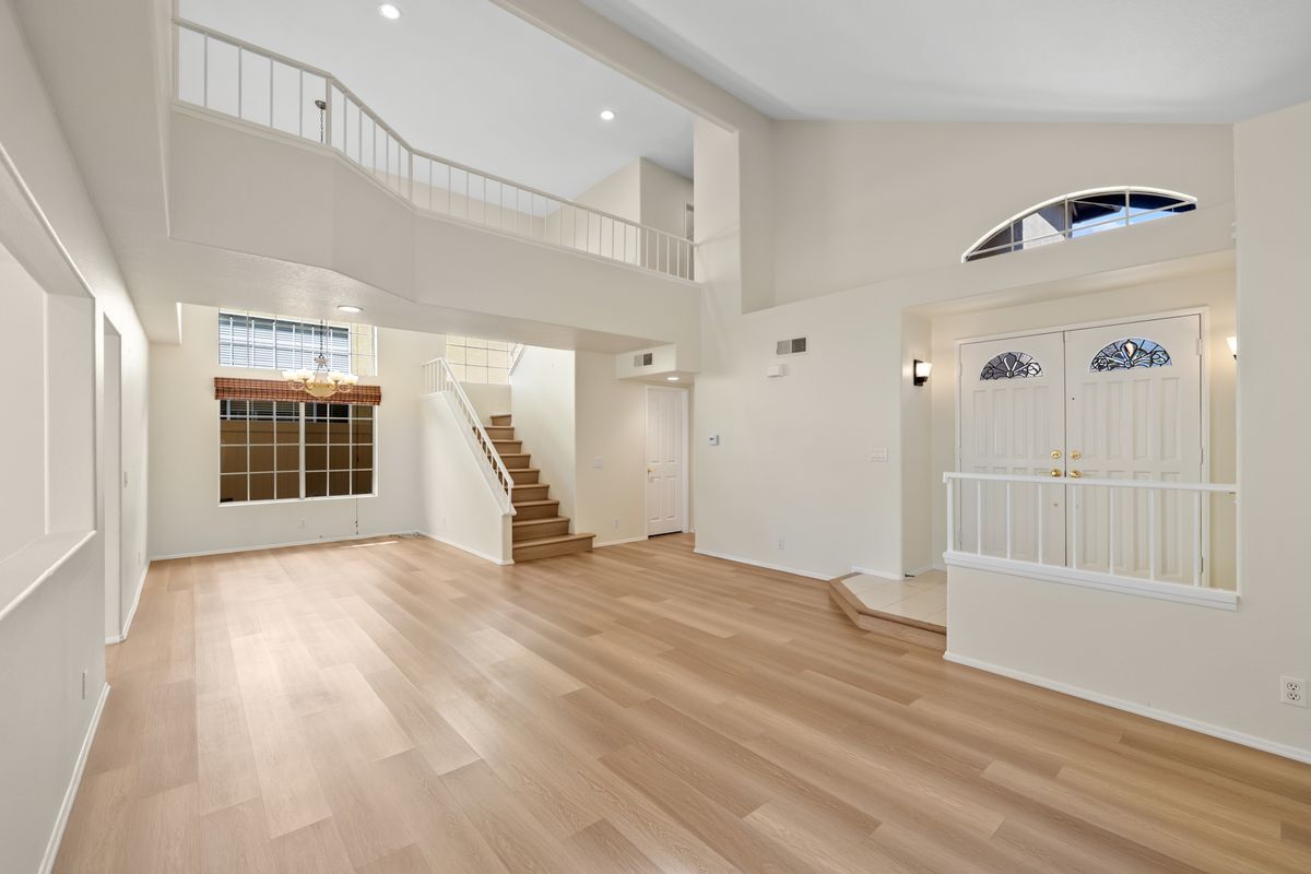 Building Photo - 2163 Sun Ridge Dr