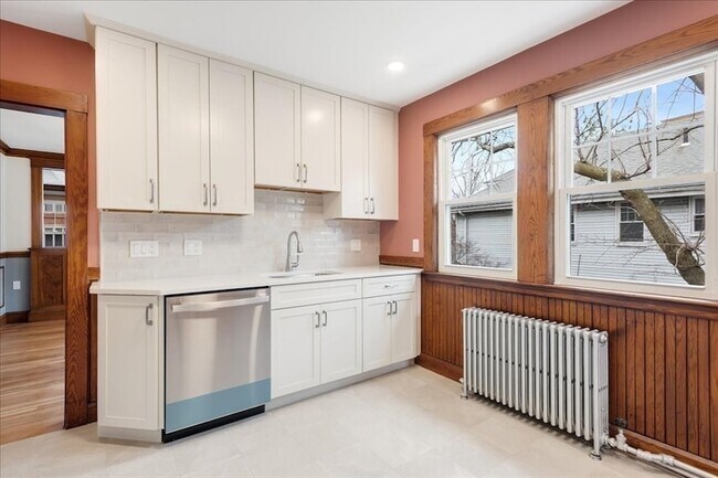 Building Photo - 256 S Huntington Ave