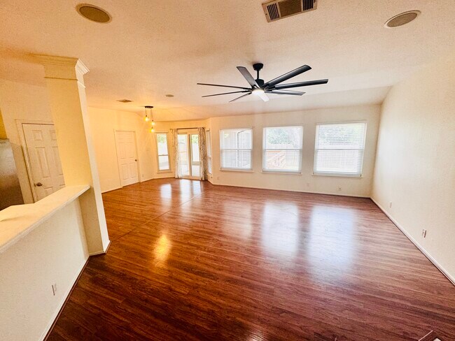 Building Photo - 1731 Warwick Way