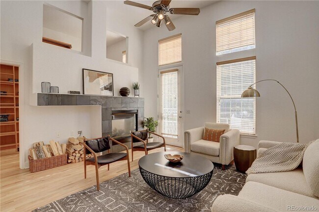 Building Photo - Incredible Townhome in the Hampden Town Ce...