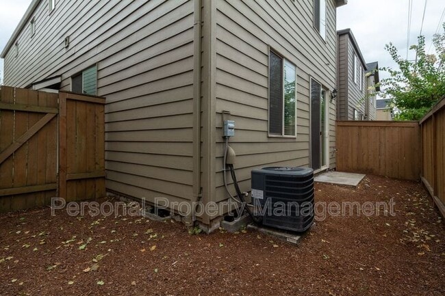 Building Photo - 13018 NE 28th Way