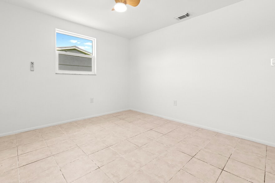 Building Photo - 1057 Tropical Ave NW