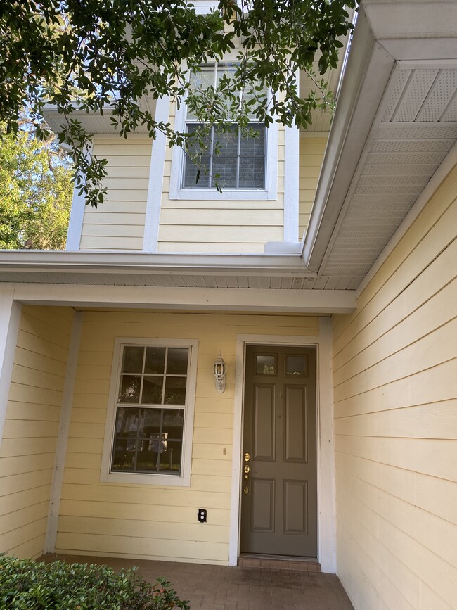 Building Photo - 3640 Pine Knot Dr
