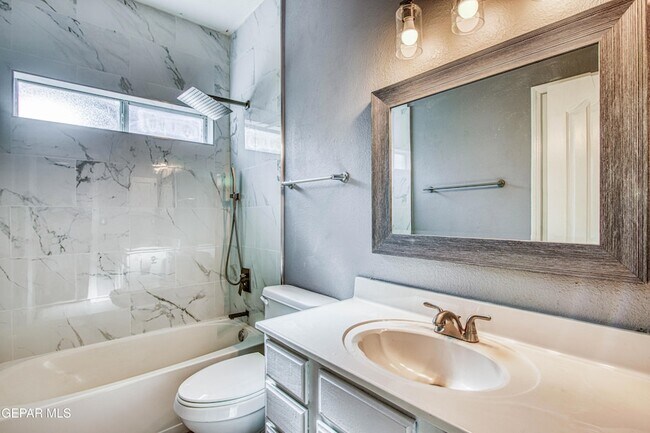 Building Photo - 12325 Tierra Bella Dr