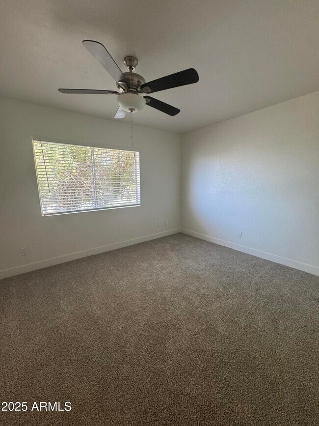 Building Photo - 738 W Pepper Pl