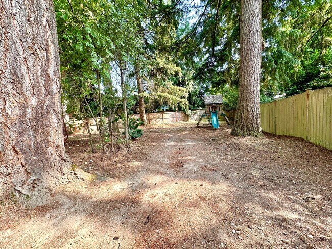 Building Photo - 3bd/1ba Redmond Home