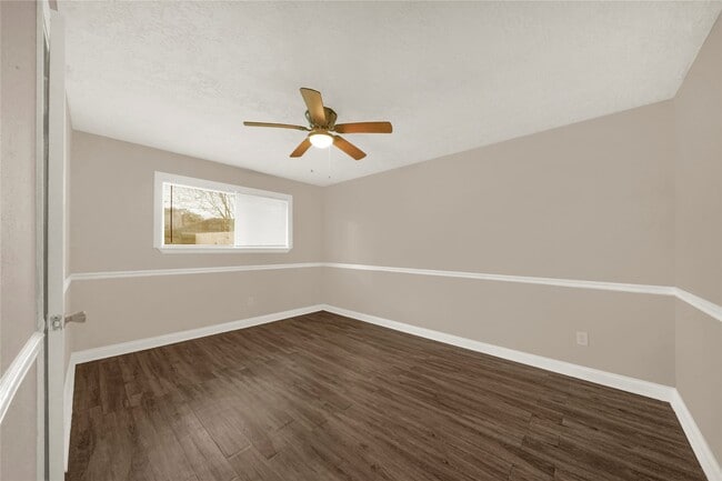 Building Photo - 14215 Barrone Dr