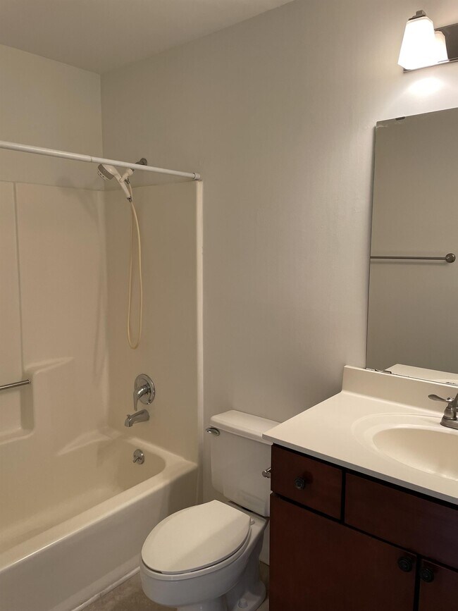 Building Photo - 146 Harvest Dr