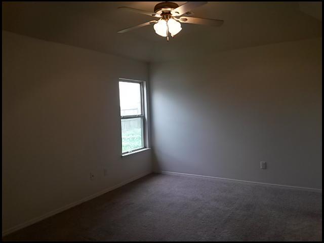 Building Photo - 1101 Yarrow Dr